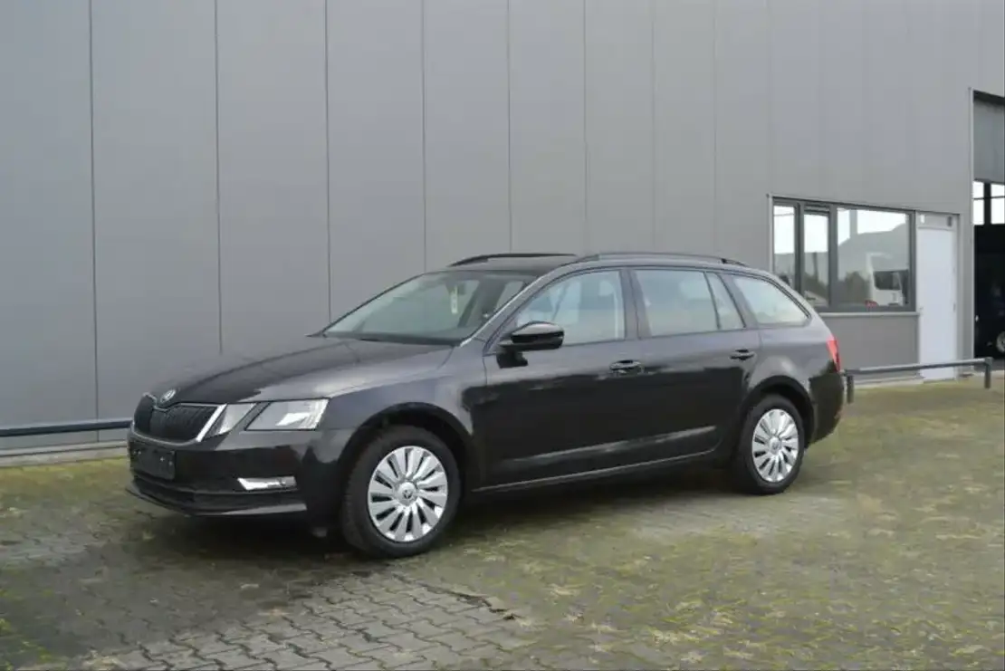 stationwagen Skoda Octavia Combi Active Klima Radio Elektrik 2018