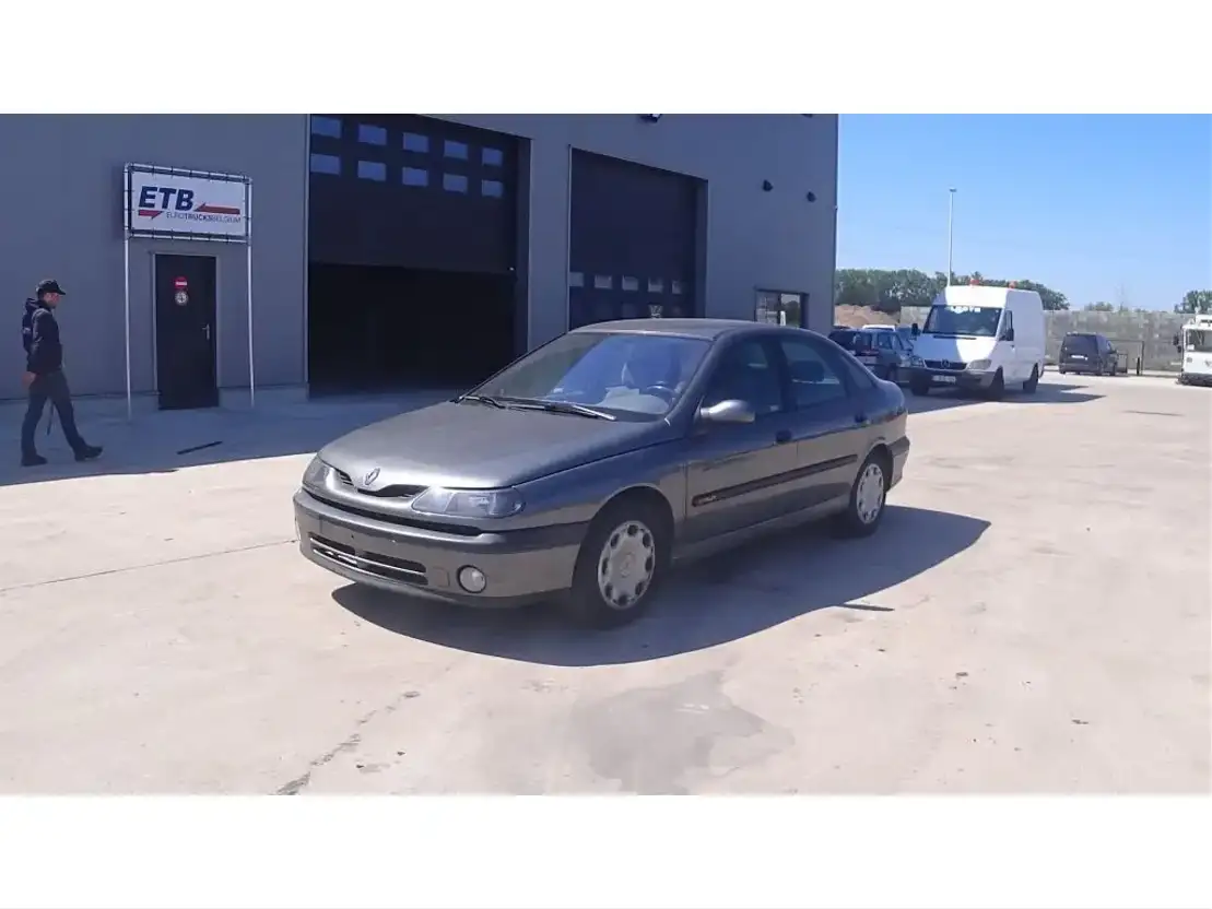 sedan auto Renault LAGUNA 1.9D (AIRCO) 1999