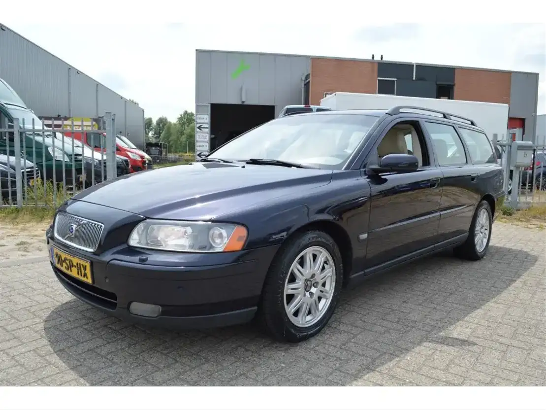 stationwagen Volvo V70 2.4 D5 Edition II 2006