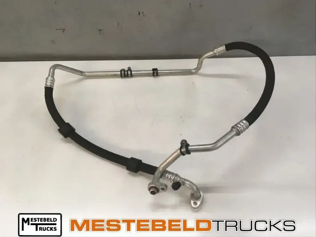 Mercedes-Benz Koudemiddelleiding