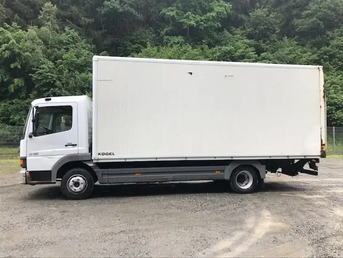 Mercedes Benz 815 Atego ** Koffer / LBW / Schaltung ...