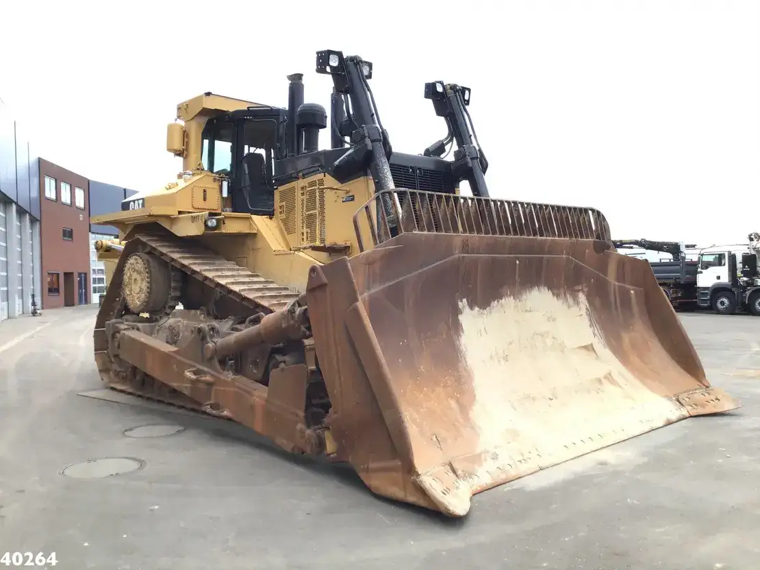 Caterpillar D11 Dozer + Ripper + EPA Rupsdozer TrucksNL