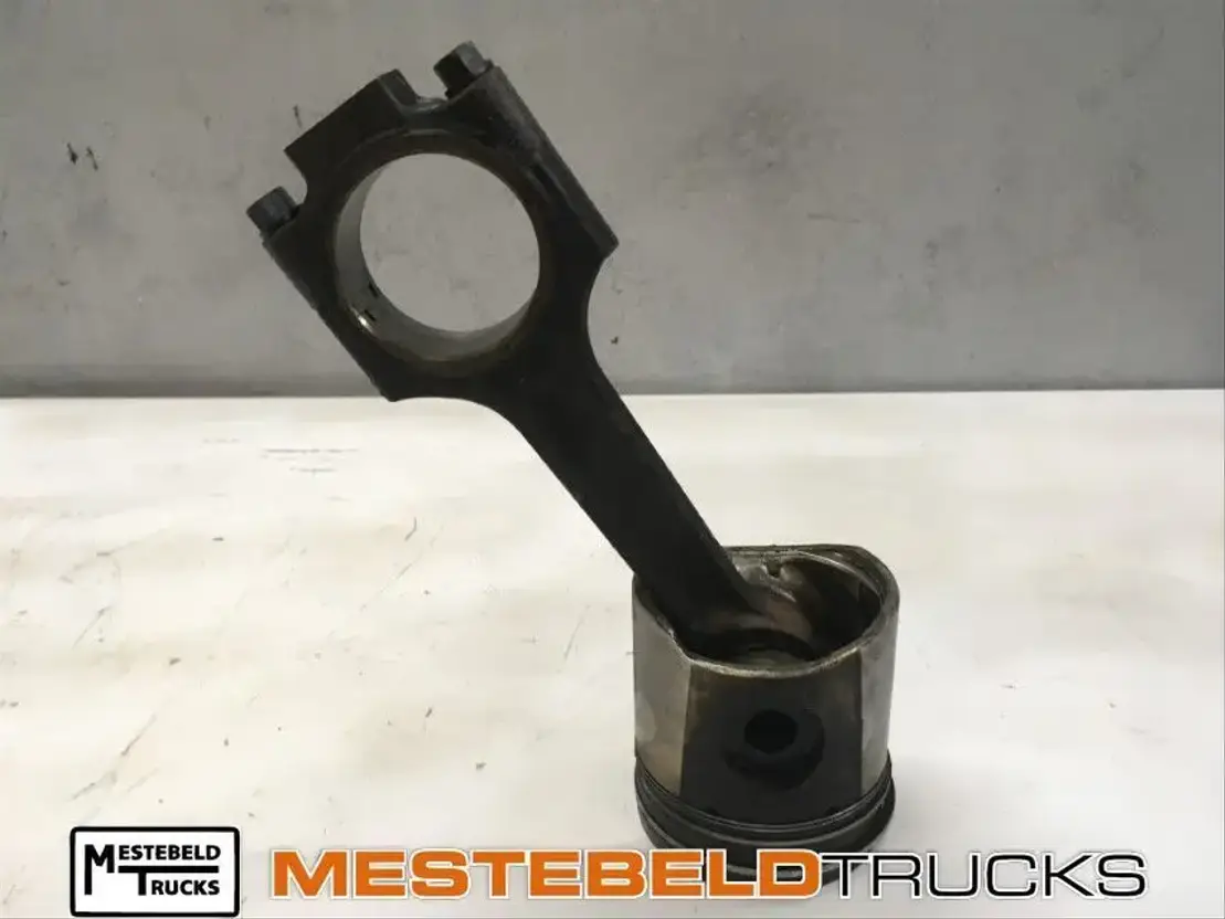 Deutz Drijfstang met zuiger