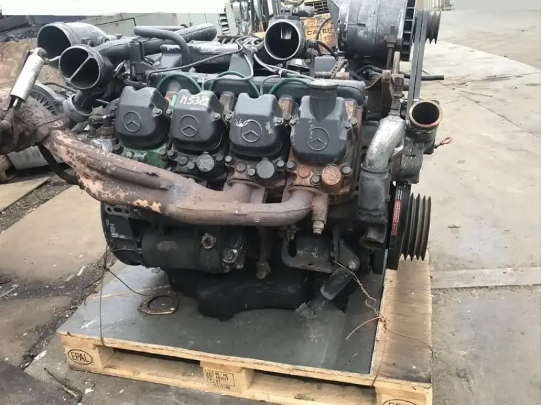 Mercedes-Benz OM442A