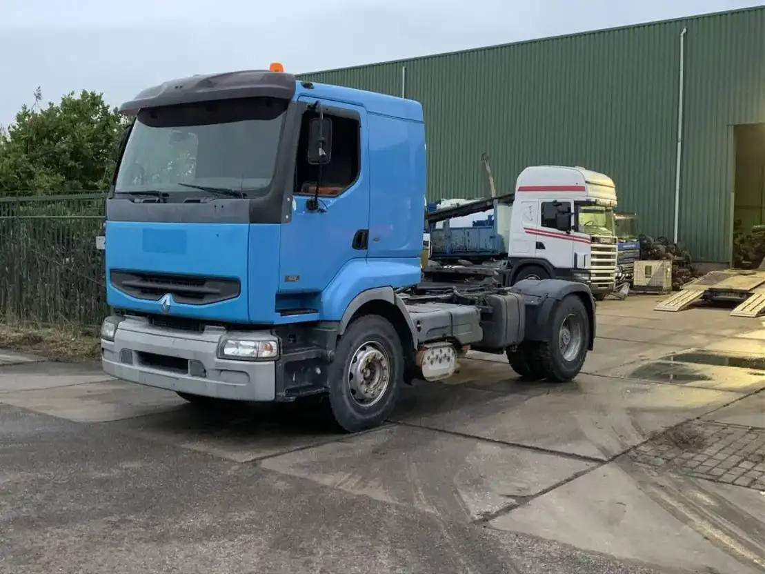 Renault premium lander
