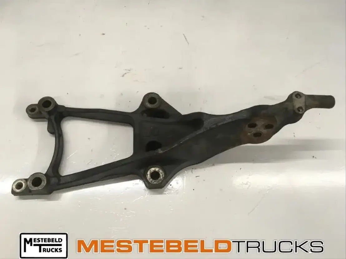 Scania Motorsteun rechts