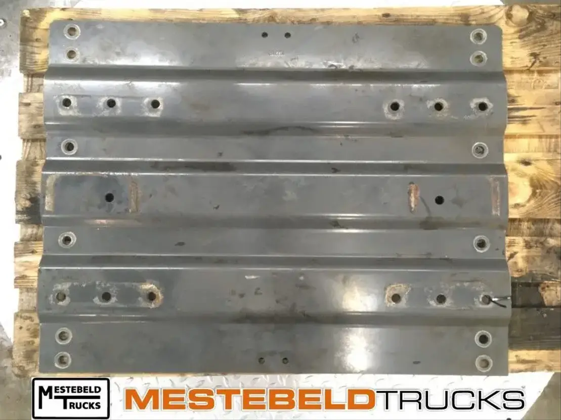 DAF Montageplaat koppelschotel XF106