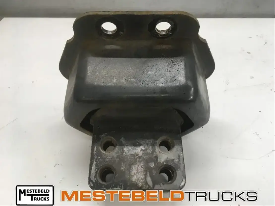 DAF Motorsteun achter XF106