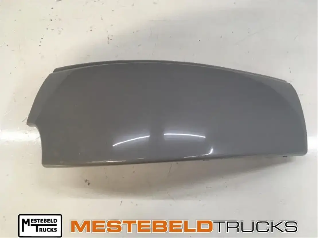 Volvo B umperhoek links kunststof