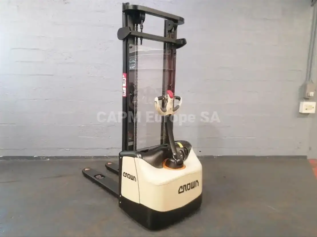Crown Wf3000 1 0ft Stapelaar Trucksnl