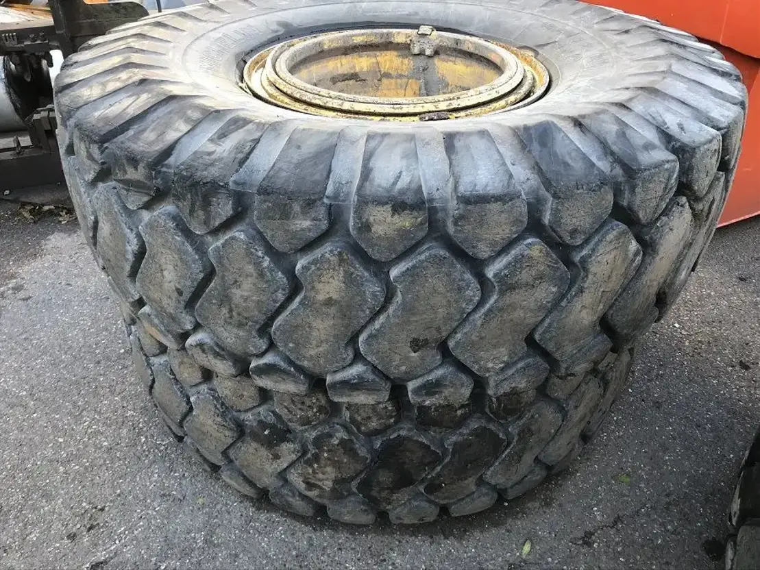 Michelin 1800x25