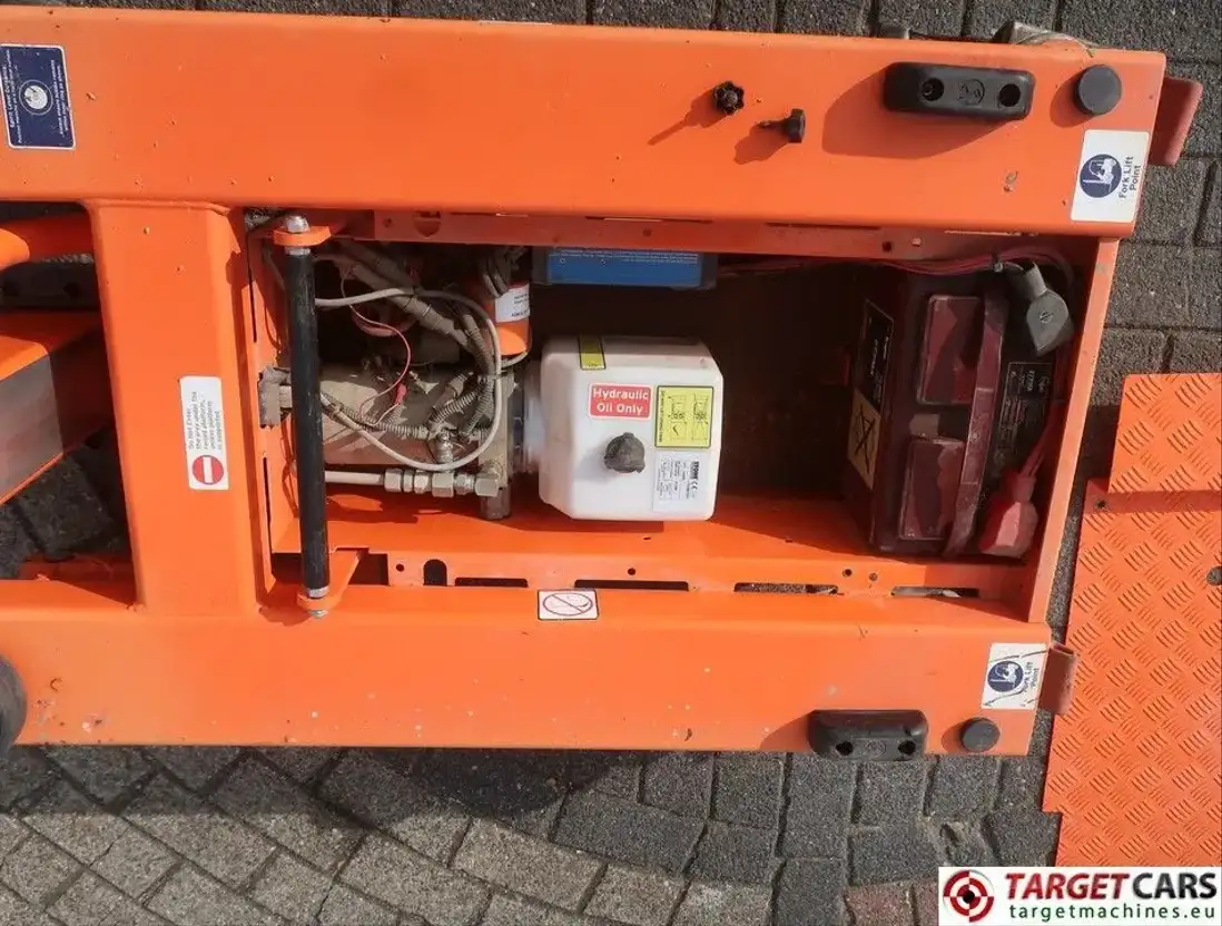 JLG POWER TOWER NANO 830P VERTICAL LIFT 450CM Masthoogwerker TrucksNL
