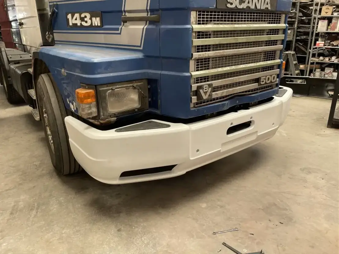 Scania T143 bumper
