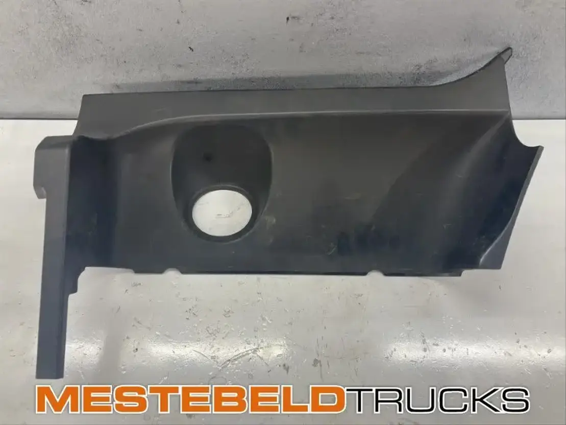 Scania Afdekplaat instap links