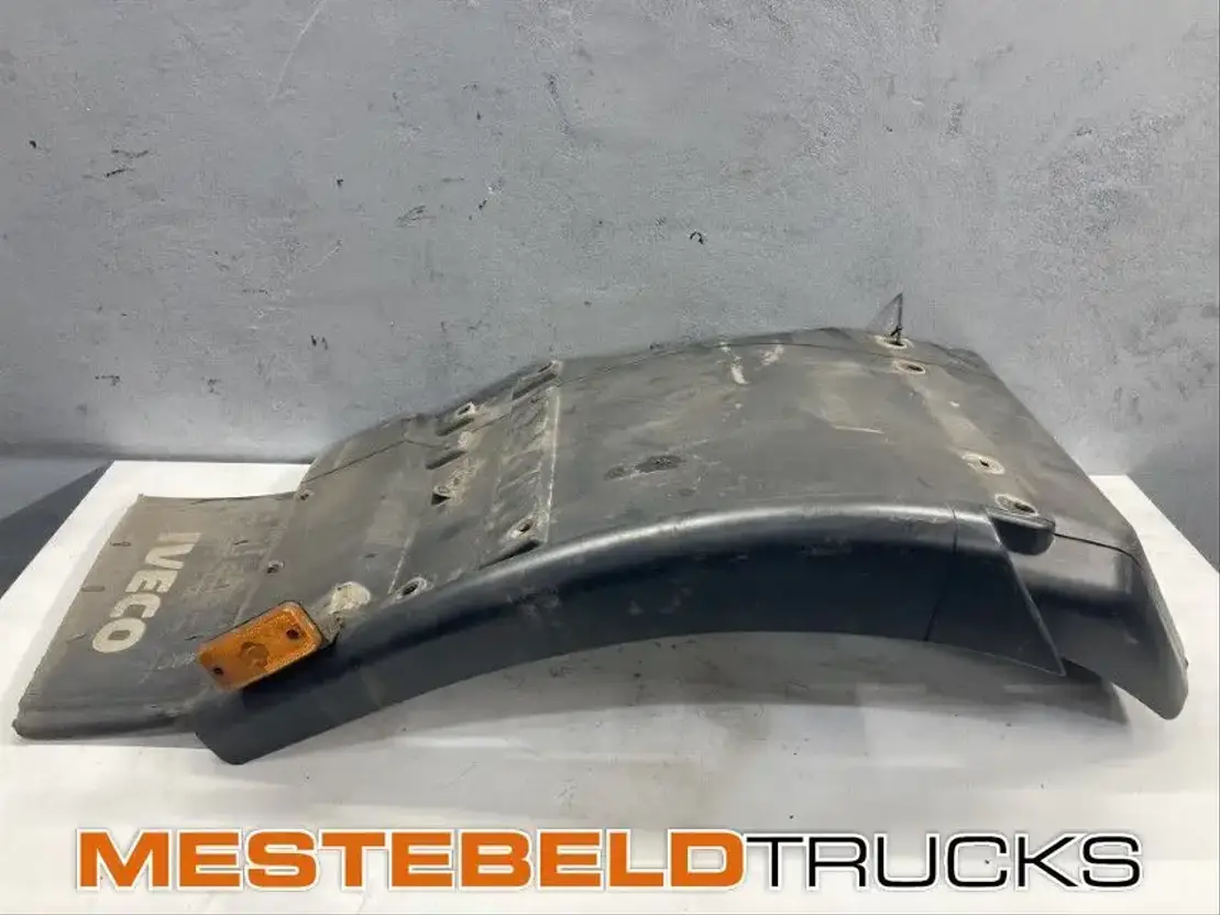 Iveco Spatbord rechts