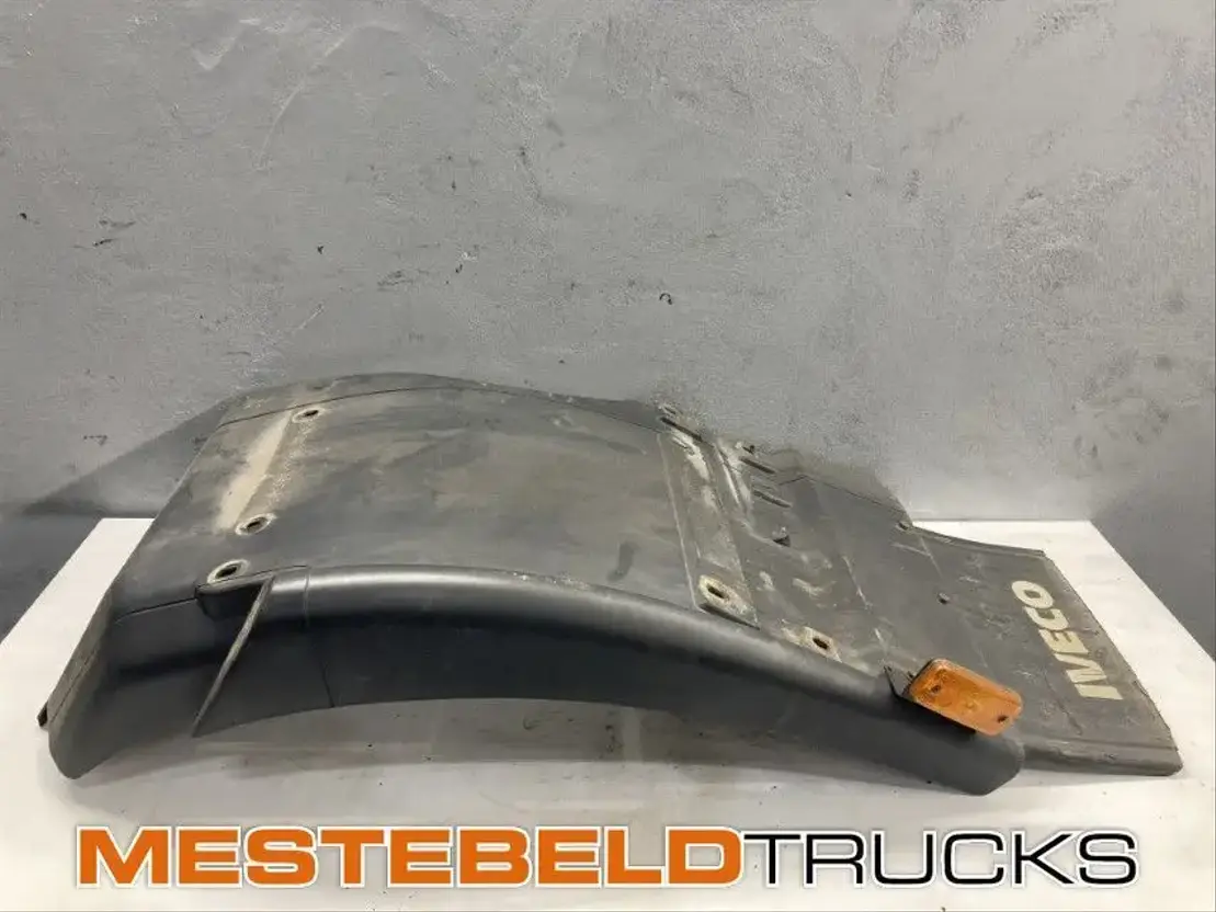 Iveco Spatbord links