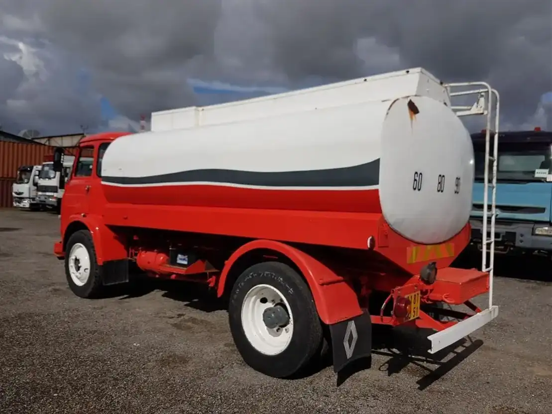 Renault SAVIEM S7 TANK OLDTIMER ! Tankwagen vrachtwagen TrucksNL