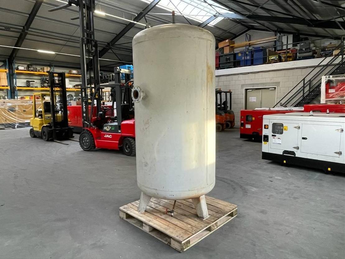 Wiltec expansievat 50 liter, horizontaal membraanvat voor huishoudelijk water, drinkwater en drukverhogingsinstallaties, drukketel met EPDM-membraan Wiltec expansievat 50 liter, horizontaal membraanvat voor huishoudelijk water, drinkwater en drukverhogingsinstallaties, drukketel met EPDM-membraan