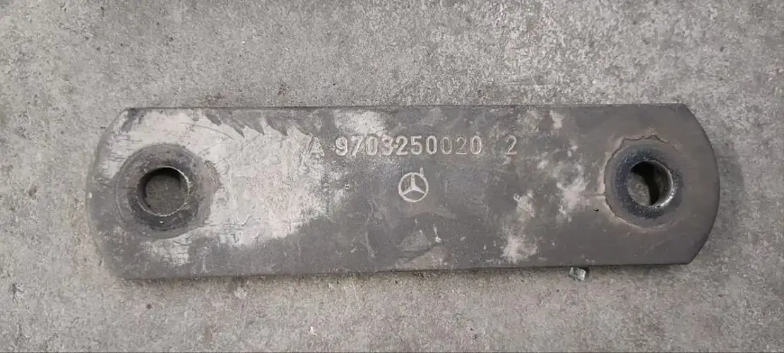 Mercedes-Benz steun A9703250020 A9703260120