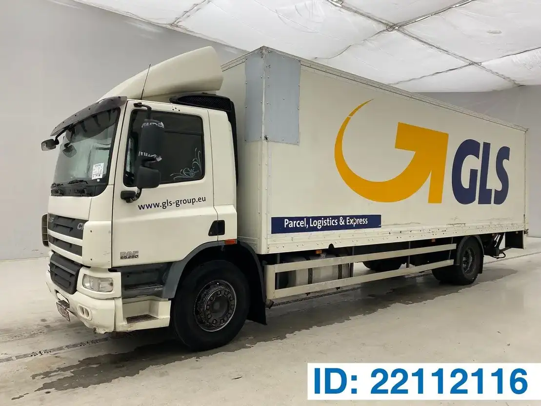 Twee DAF XG 530 FTS trekkers voor Bert Oldenburger