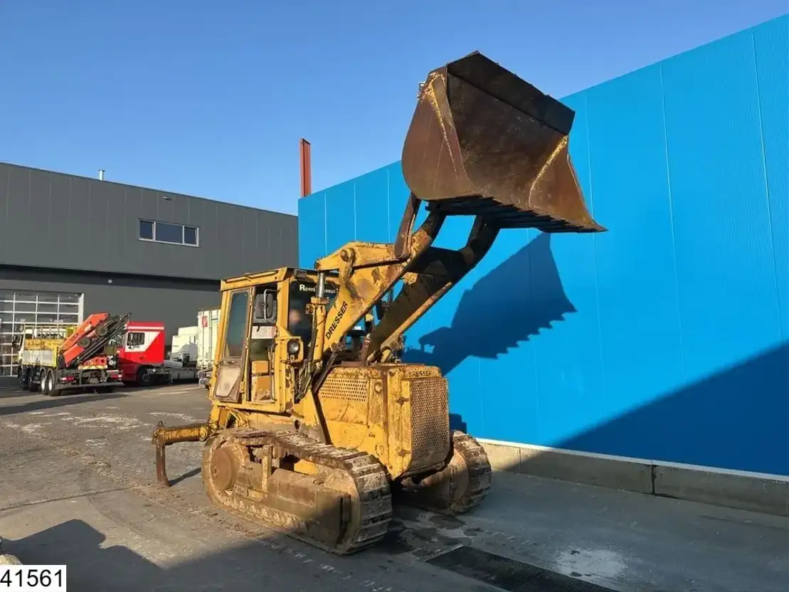 Dresser 175C Crawler loader Rupslader TrucksNL