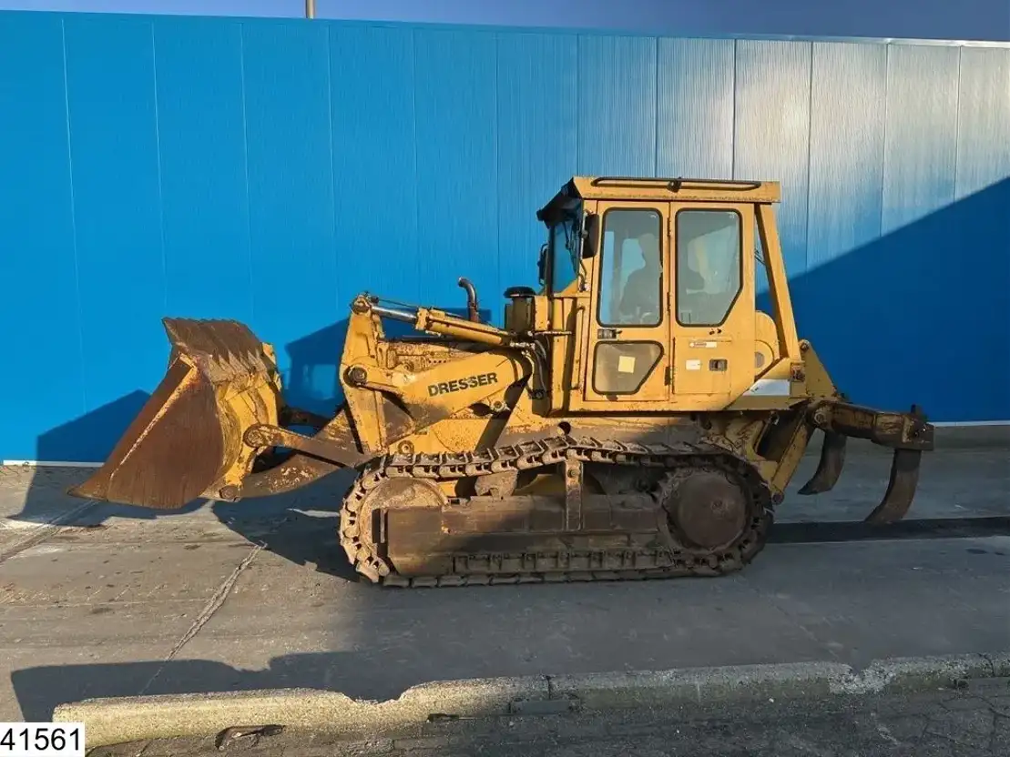 Dresser 175C Crawler loader Rupslader TrucksNL