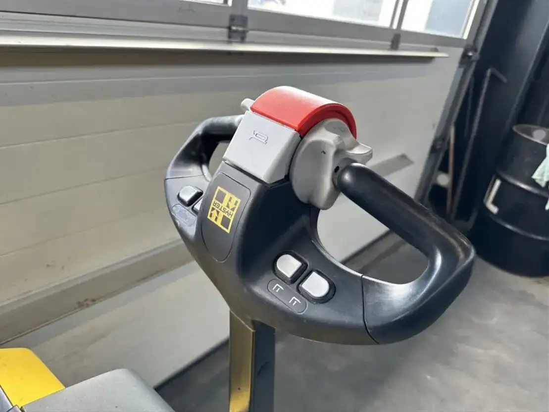 Hyster P2.0 Palletwagen 2 ton Elektra Pallettruck interne lader