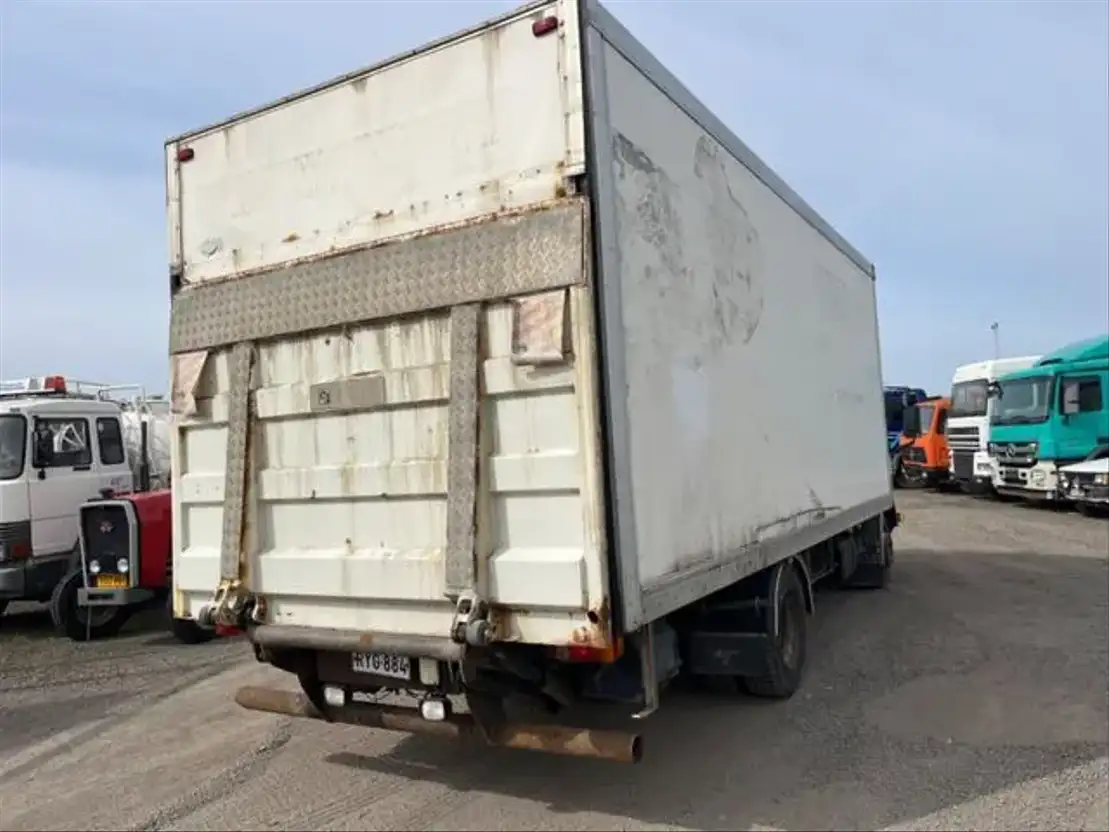 Volvo FL 6 220 hp manual box truck Bakwagen bedrijfswagen TrucksNL