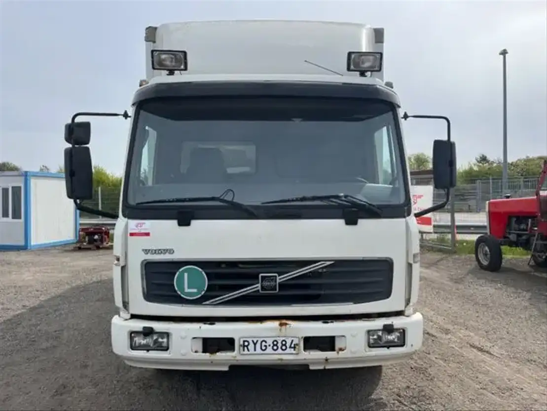Volvo FL 6 220 hp manual box truck Bakwagen bedrijfswagen TrucksNL