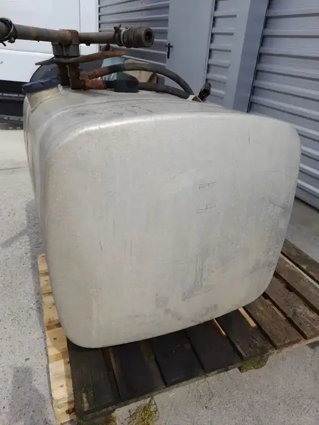 DAF XF 105 FUEL TANK with Hydraulics Brandstoftank vrachtwagen onderdeel TrucksNL
