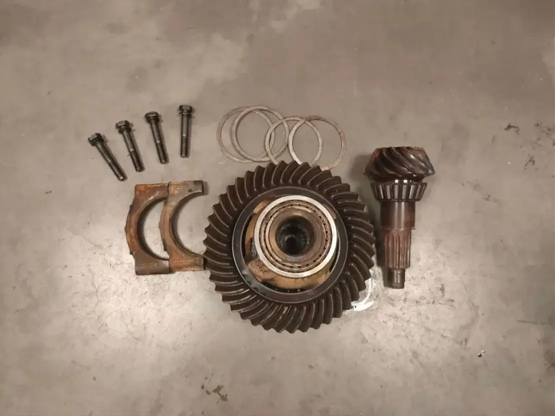 Iveco Kroonwiel + Pignon Inclusief Differentieel Z13/43