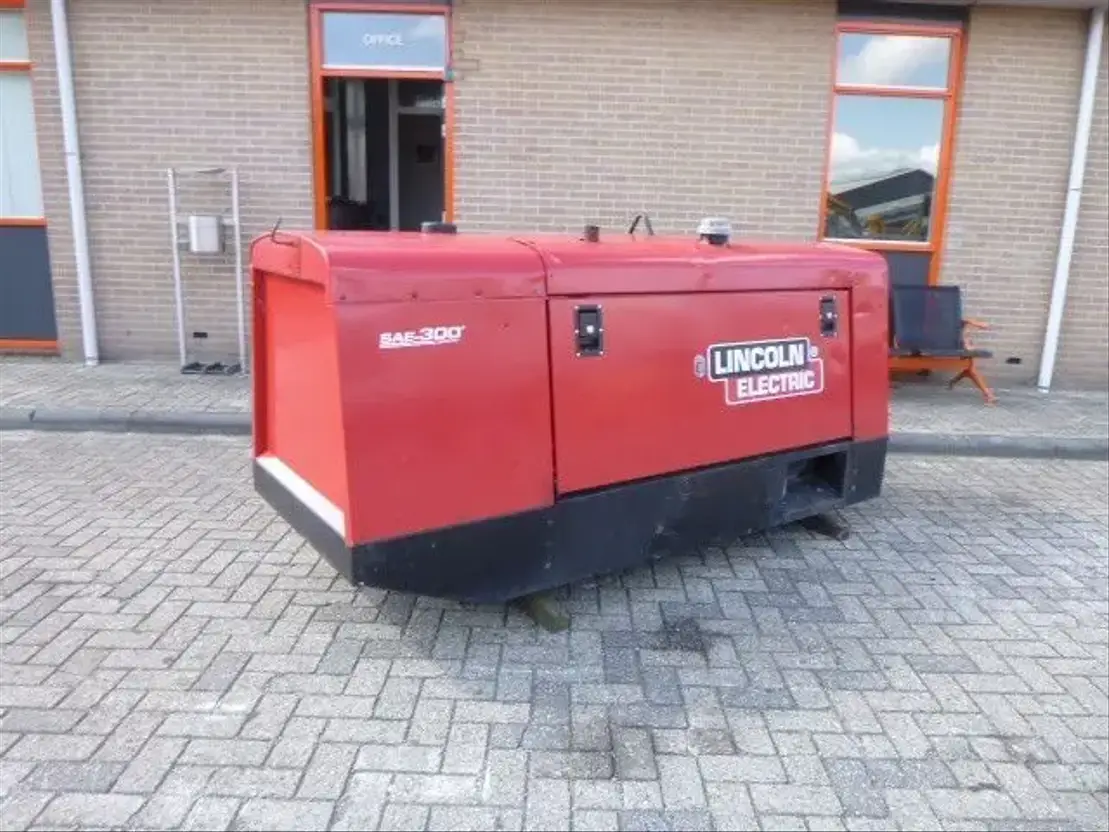 Lincoln SAE 300 Welding Generator