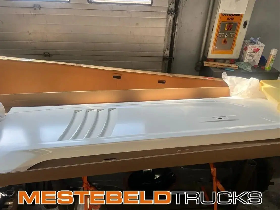 Mercedes-Benz Site skirt rechts