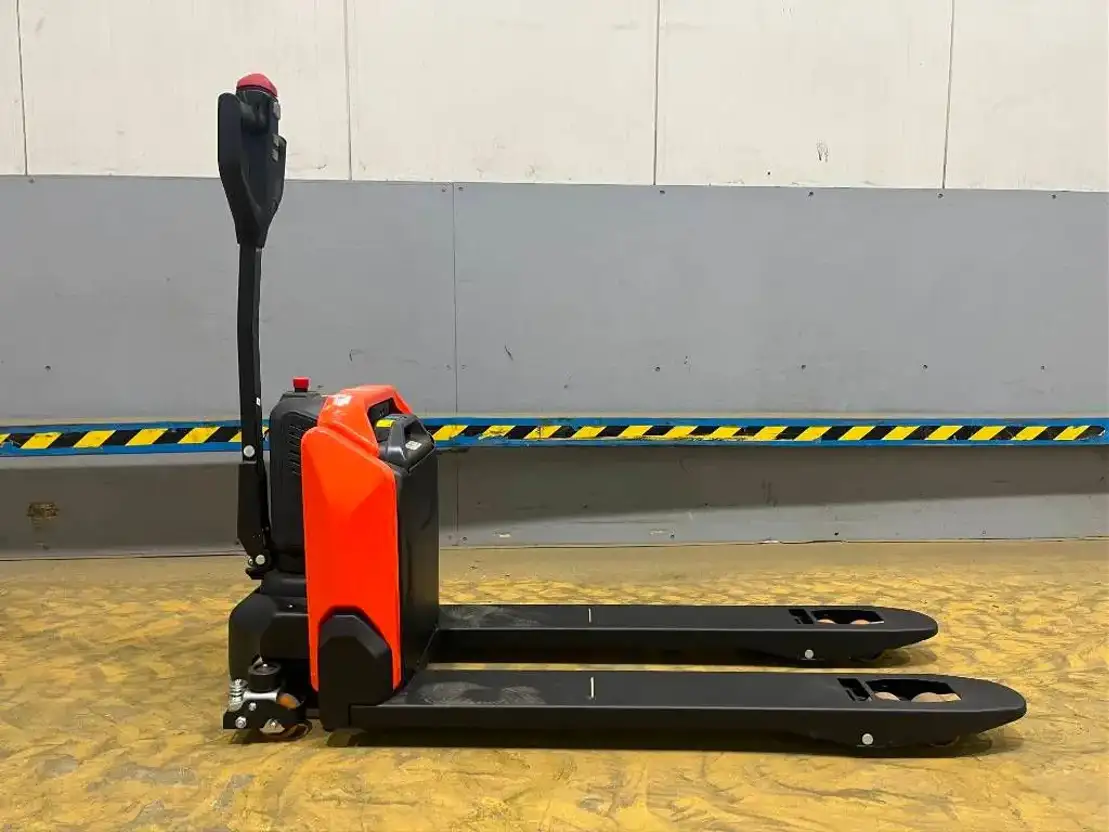 Toyota LHE 130 BT Tyro Pallettruck TrucksNL