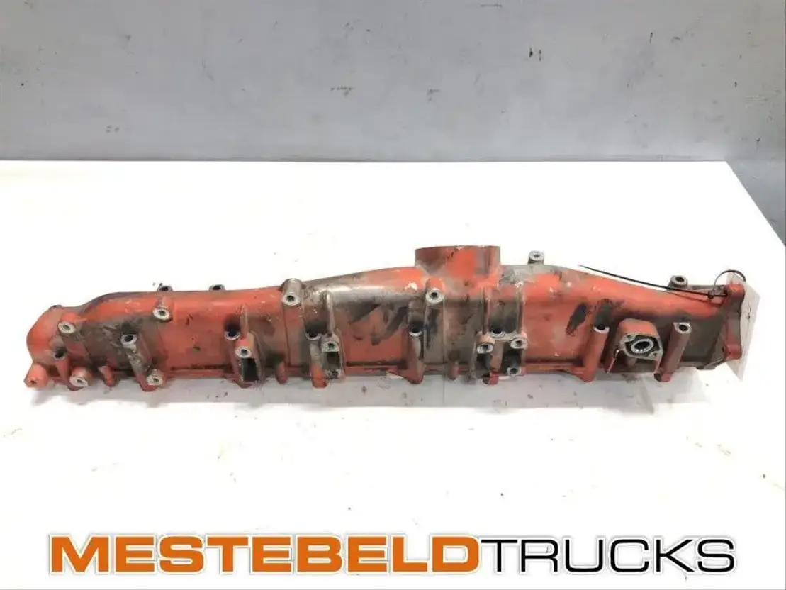 Scania Inlaatspruitsuk rechts DC 16 XPI