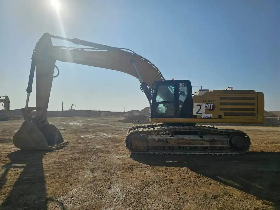 Caterpillar 350 (SaudiArabia) Rupsgraafmachine TrucksNL