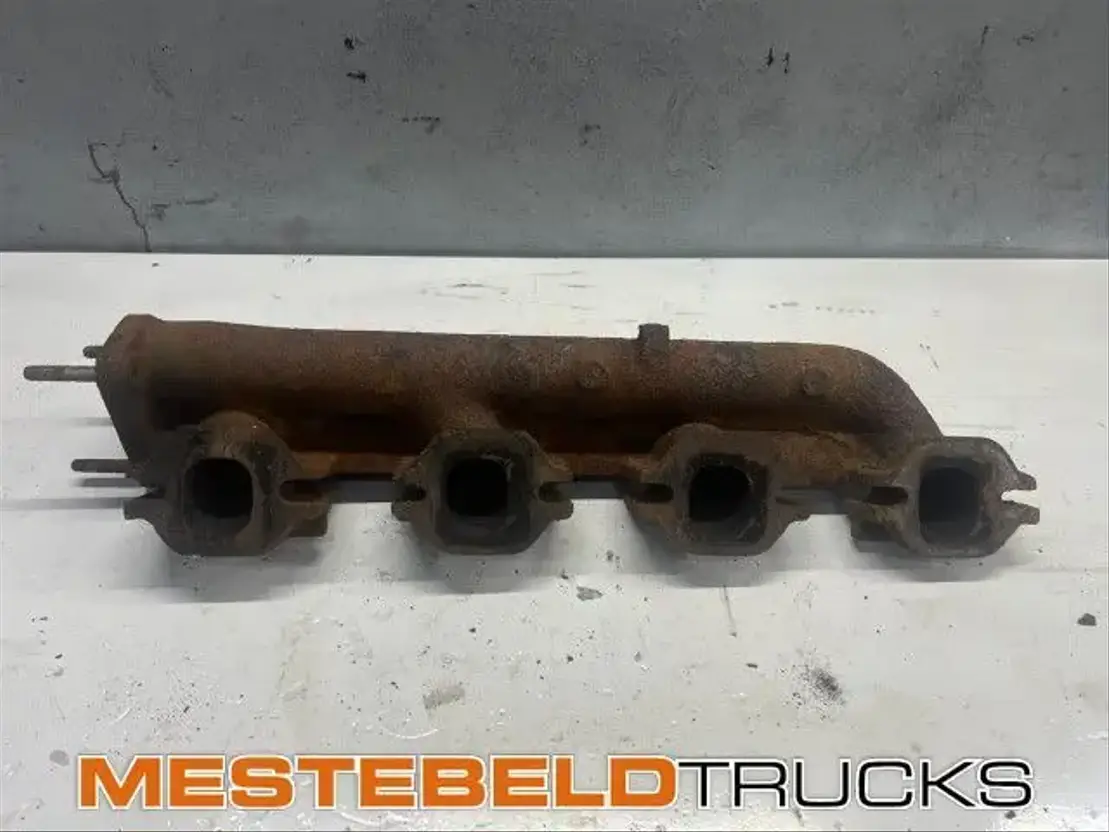 Mercedes-Benz Uitlaatspruitstuk links OM442LA