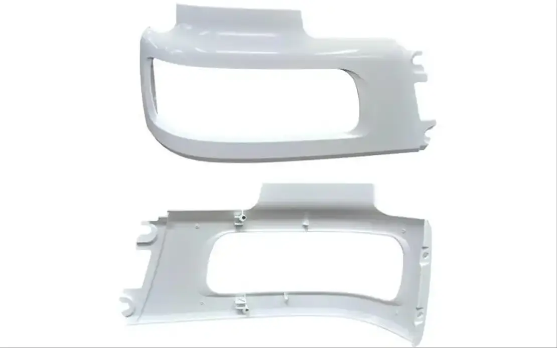 DAF CF 65/75 Koplamp Bezel Rechts 1363372