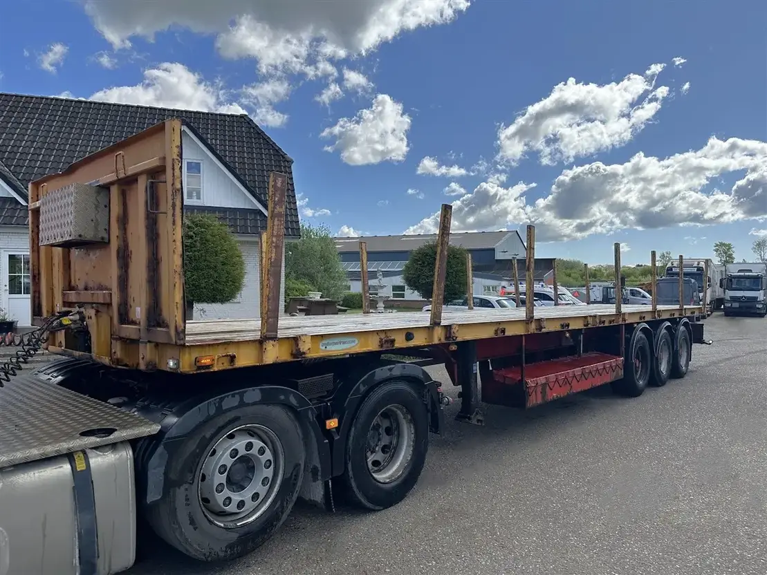 Istrail 12,60m 3 aks åben trailer