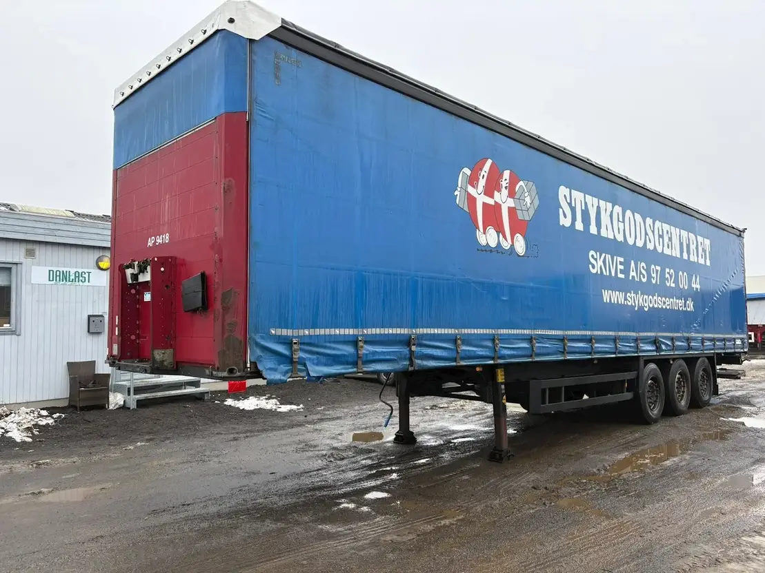 Schmitz Cargobull Gardin Trailer