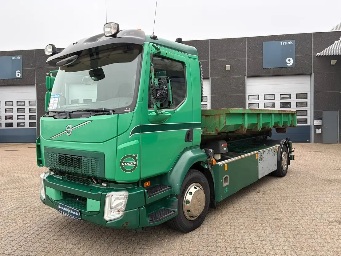 Volvo FL210