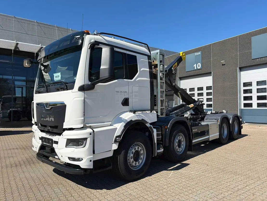 MAN TGS 35.520 8X4 BL CH
